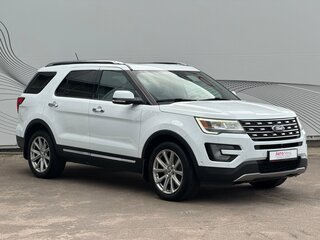 2017 Ford Explorer V Рестайлинг 2, белый, 2700000 рублей, вид 5