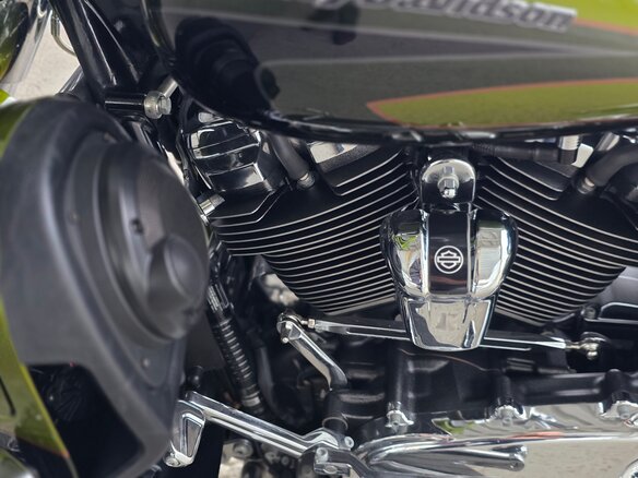 2017 Harley-Davidson CVO Limited, зелёный, 1850000 рублей - вид 10
