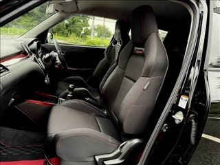 2022 Suzuki Swift V Рестайлинг, чёрный, 1155000 рублей, вид 3