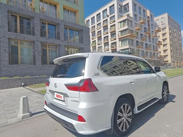 2021 Lexus LX 570 III Рестайлинг 2, белый, 12990000 рублей - вид 9