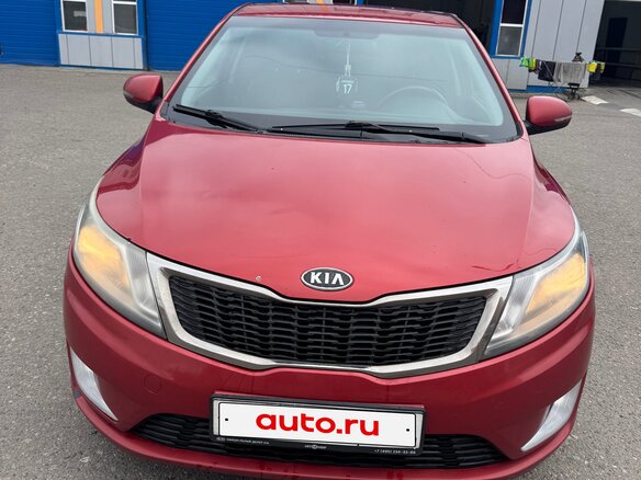 2012 Kia Rio 4-speed III, красный