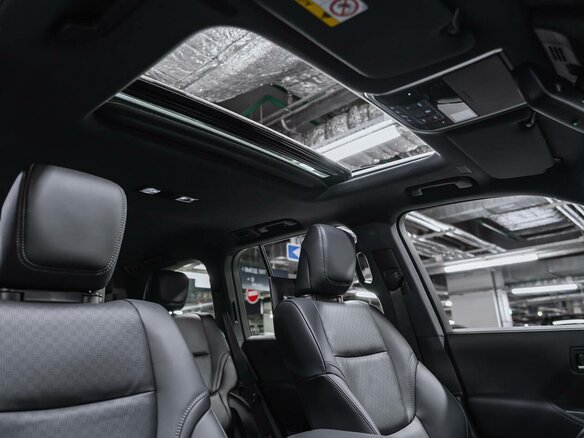 2026 Toyota Land Cruiser 300 Series, белый, 14850000 рублей - вид 20