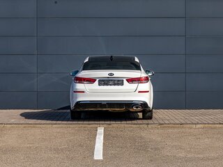 2018 Kia Optima IV Рестайлинг, белый, 1995000 рублей, вид 5