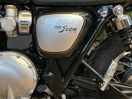 2025 Triumph Bonneville T120, чёрный, 2150000 рублей, вид 5