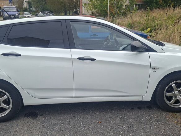 2015 Hyundai Solaris I Рестайлинг, белый - вид 4