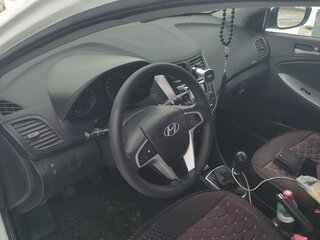 2014 Hyundai Solaris I Рестайлинг, белый, 650000 рублей, вид 5