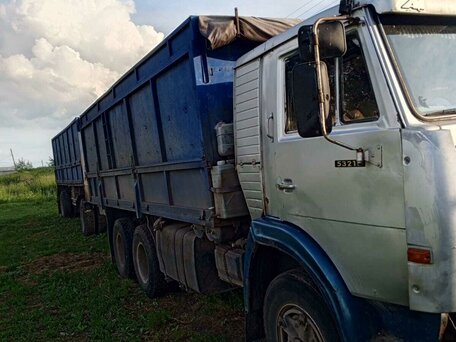 1989 КамАЗ 53212, серебристый, 900000 рублей, вид 1