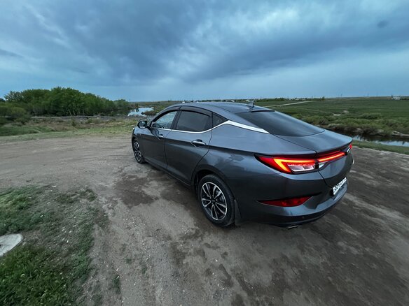 2022 JAC J7 I, серый, 1350000 рублей - вид 2