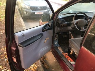 1998 Plymouth Voyager III, пурпурный, 290000 рублей, вид 5