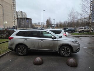 2021 Mitsubishi Outlander III Рестайлинг 3, серый, 2999000 рублей, вид 2