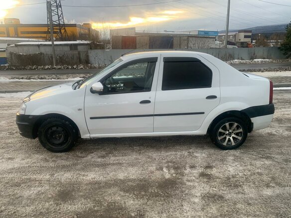 2009 Renault Logan I, белый, 350000 рублей - вид 2