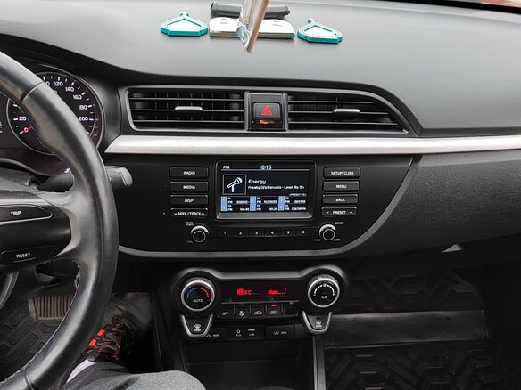 2017 Kia Rio IV, красный, 1254266 рублей - вид 13