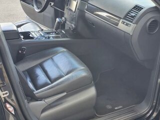 2005 Volkswagen Touareg I, чёрный, 1150000 рублей, вид 4