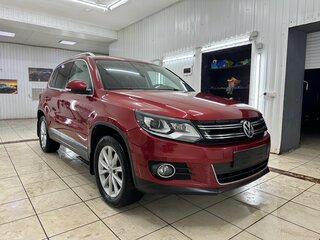 2012 Volkswagen Tiguan I Рестайлинг, красный, 1800000 рублей, вид 2