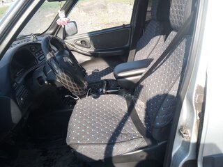 2011 Chevrolet Niva I Рестайлинг, серебристый, 650000 рублей, вид 4