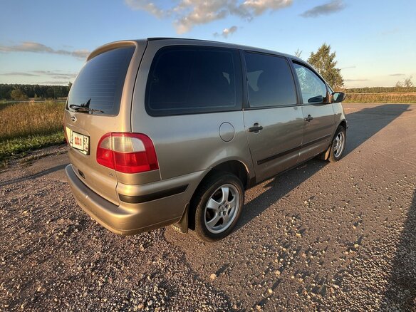 2003 Ford Galaxy I Рестайлинг, бежевый, 650000 рублей - вид 6