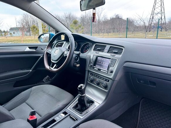 2013 Volkswagen Golf VII, голубой, 1030000 рублей - вид 4