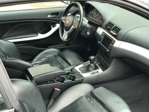 2002 BMW 3 серии 330i IV (E46), чёрный - вид 1