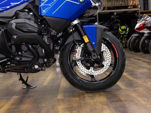 2026 BMW R 1300 RT, чёрный, 3490000 рублей - вид 25