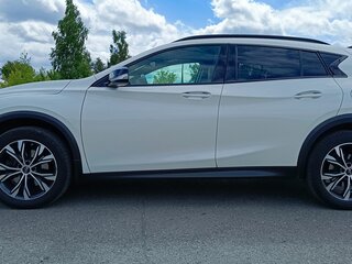 2017 Infiniti QX30, белый, 2470000 рублей, вид 3
