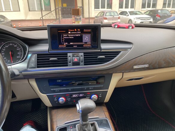 2011 Audi A7 I (4G), пурпурный, 2300000 рублей - вид 13