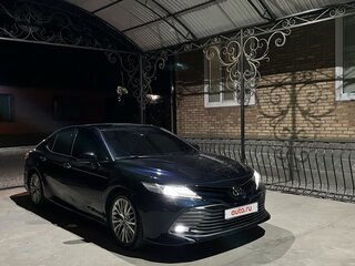 2018 Toyota Camry VIII (XV70), синий, 2870000 рублей, вид 3