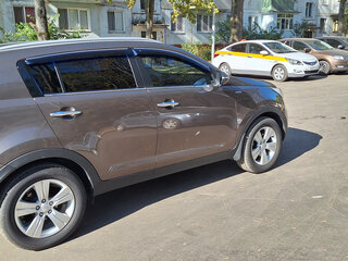 2013 Kia Sportage III, коричневый, 1550000 рублей, вид 4