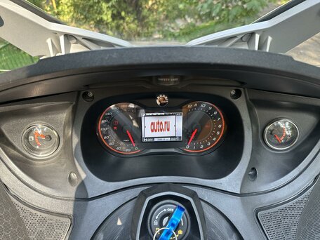 2013 BRP Can-Am Spyder, белый, 1650000 рублей, вид 4