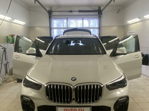 2020 BMW X5 30d IV (G05/G18), белый, 6750000 рублей - вид 1