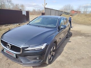 2019 Volvo V60 Cross Country II, серый, 3200000 рублей, вид 1