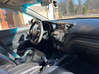 2013 Kia Rio III, чёрный, 690000 рублей, вид 5