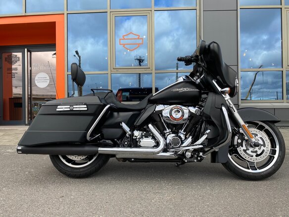 2013 Harley-Davidson Street Glide, чёрный - вид 1