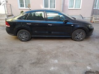 2013 Volkswagen Polo V, чёрный, 796000 рублей, вид 3