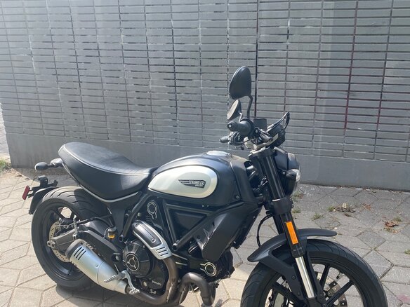 2020 Ducati Scrambler 800, серебристый, 920000 рублей