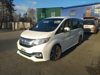 2017 Honda Stepwgn Spada V, белый, 1990000 рублей, вид 1