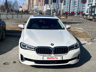 2021 BMW 5 серии 530i xDrive VII (G30/G31/G38) Рестайлинг, белый, 5500000 рублей, вид 5