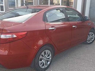 2013 Kia Rio 5-speed III, красный, 690000 рублей, вид 3