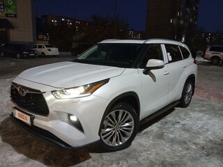 2022 Toyota Highlander IV (XU70), белый, 8200000 рублей, вид 1