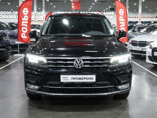 2017 Volkswagen Tiguan II, чёрный, 2527900 рублей, вид 4