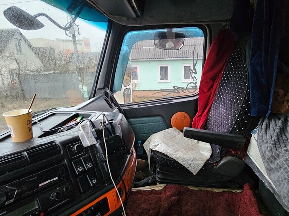 2000 Volvo FH, белый, 2300000 рублей - вид 10