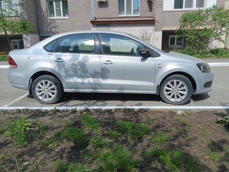 2013 Volkswagen Polo V, серебристый, 750000 рублей, вид 4