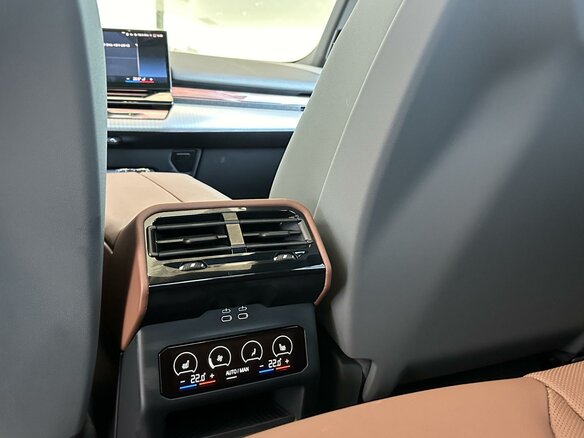 2025 BMW 5 серии 530i xDrive VIII (G60/G61/G68), серый, 8750000 рублей - вид 17