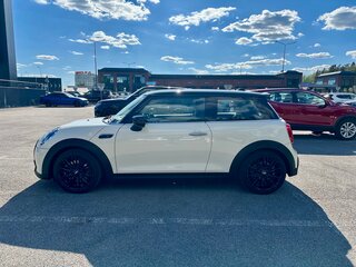 2021 Mini Hatch Cooper S III (F55/F56) Рестайлинг 2, белый, 3299000 рублей, вид 5