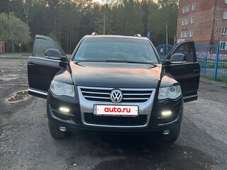 2008 Volkswagen Touareg I Рестайлинг, чёрный, 1100000 рублей, вид 1