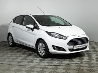 2016 Ford Fiesta Mk6 Рестайлинг, белый, 929700 рублей, вид 3