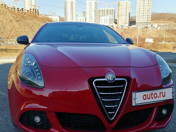 2012 Alfa Romeo Giulietta III, красный, 1300000 рублей - вид 1