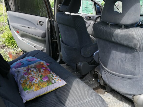 2001 Mitsubishi Space Wagon III, зелёный - вид 10