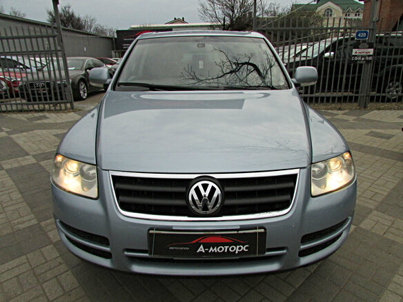 2004 Volkswagen Touareg I, серый - вид 1