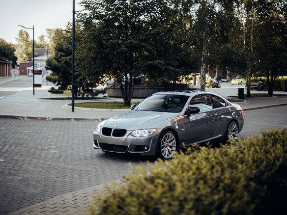 2010 BMW 3 серии 335xi V (E90/E91/E92/E93) Рестайлинг, серый, 2100000 рублей - вид 8