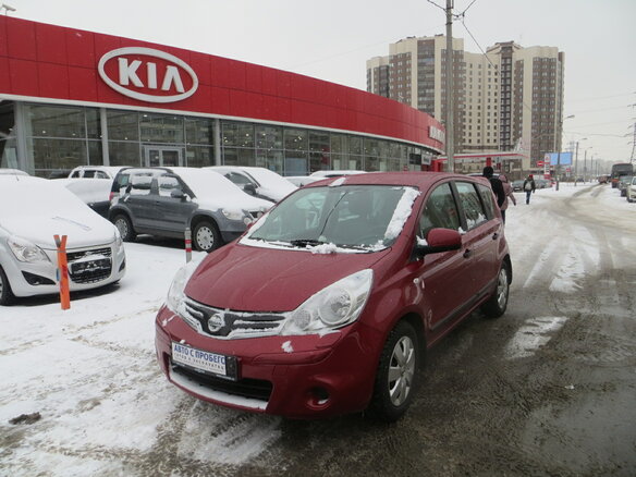2012 Nissan Note I Рестайлинг, красный